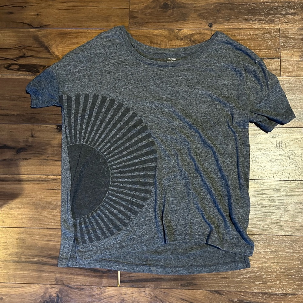 Old Navy tshirt
